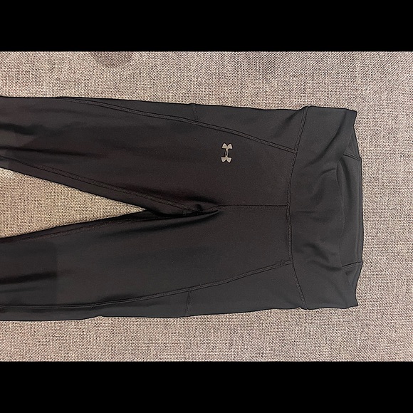 Under armour seamless sports bra and capri legging set size XS - Picture 10 of 10